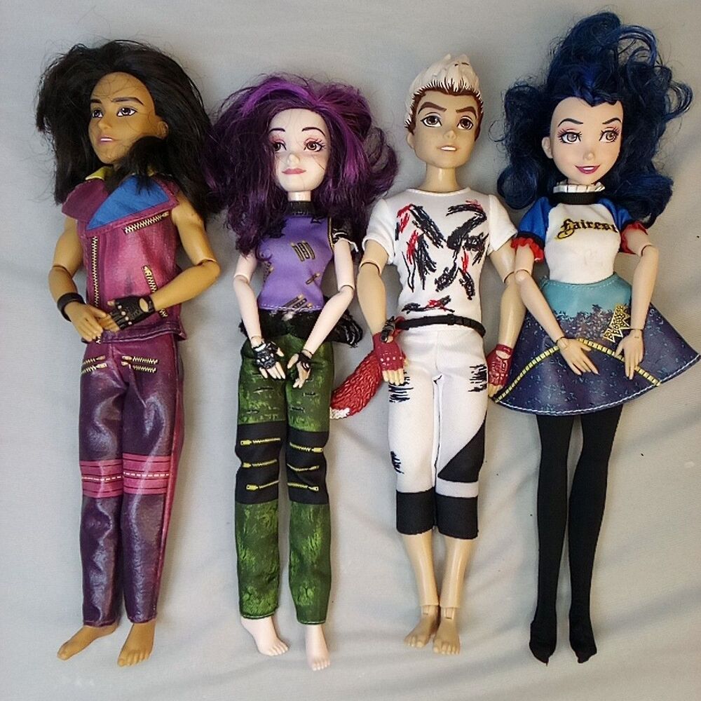 Disney Descendants Isle Of The Lost 12" Dolls Set 4 Carlos Mal Evie Jay Hasbro